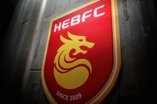 他有心现在就弄死叶辰，但想到宋老爷子这个老不死的态度，只能不甘心的暂时忍下。